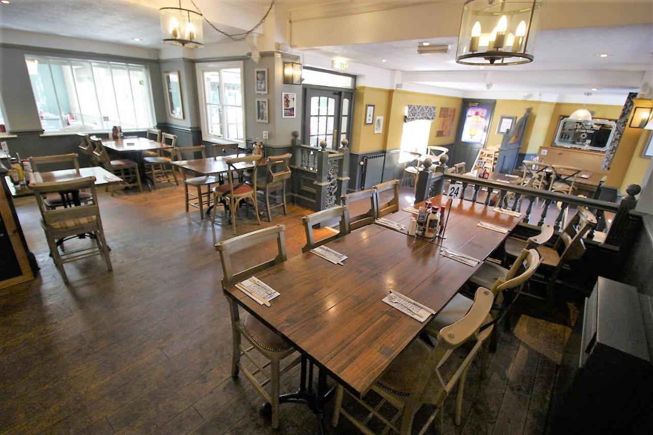 The Sun Inn Swindon Dış mekan fotoğraf